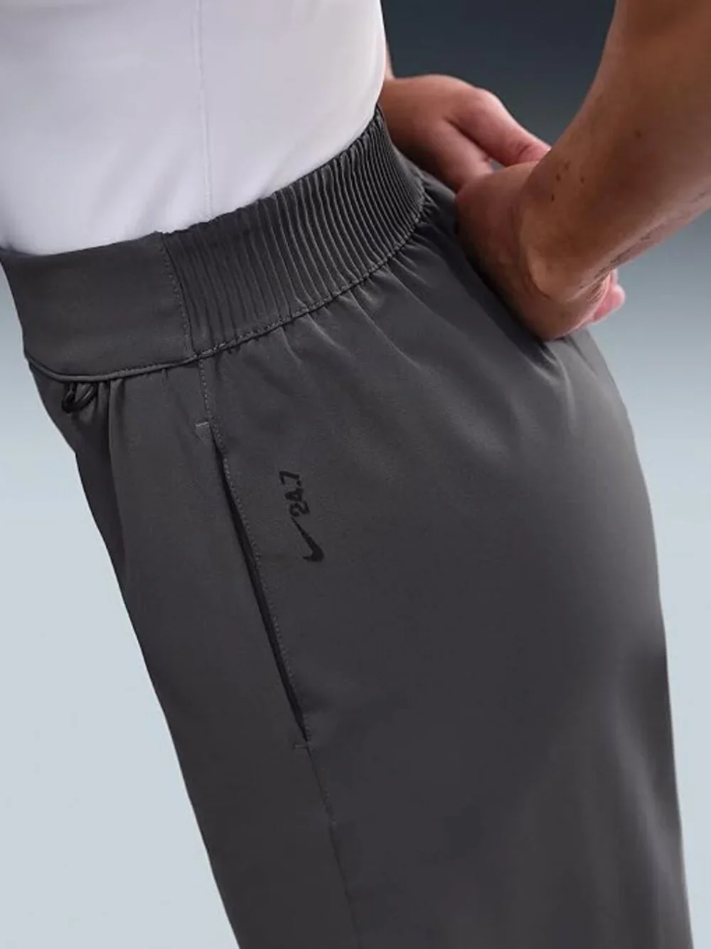 Nike 24.7 PerfectStretch Women's Dri-FIT High-Waisted Loose Barrel-Leg Pants
